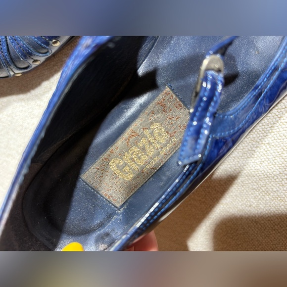 Ingledew’s Vintage Patent Leather Blue Pointed Toe Kitten Heel Spanish Heels - Picture 7 of 13
